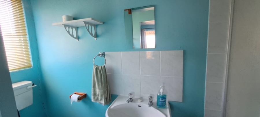 4 Bedroom Property for Sale in Perlemoenbaai Western Cape